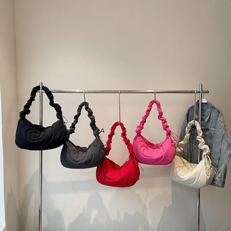 Casual large-capacity bag women's 2025 new fashion pleated dumpling bag lightweight and simple shoulder messenger bag