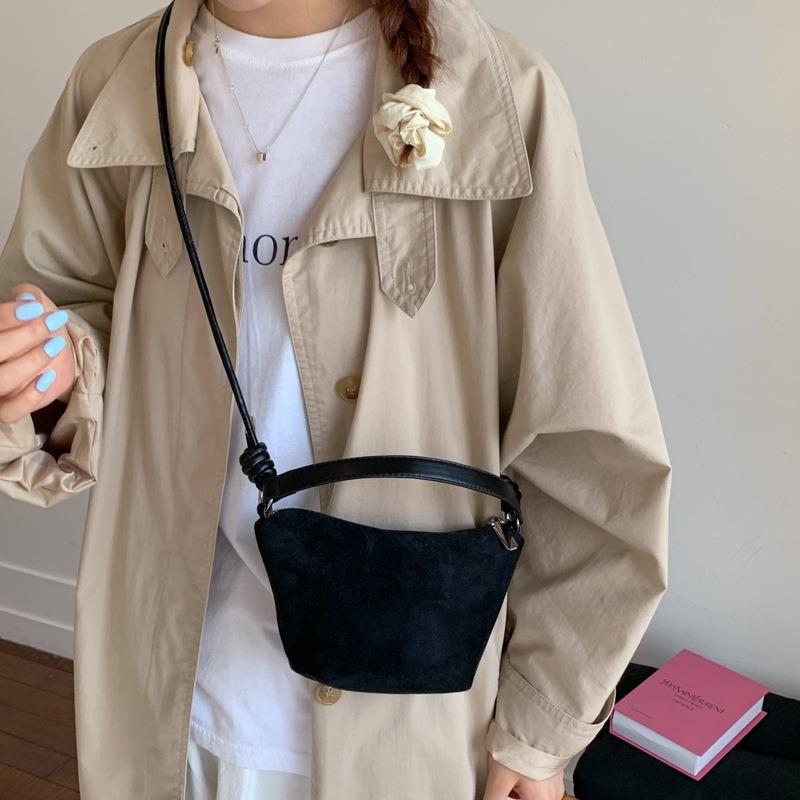 Textured small bag women's spring and summer new trend oblique span bag portable shoulder small bag