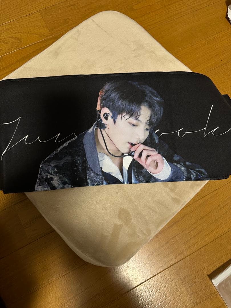 

[USED] Jungkook Towel with Korean Design