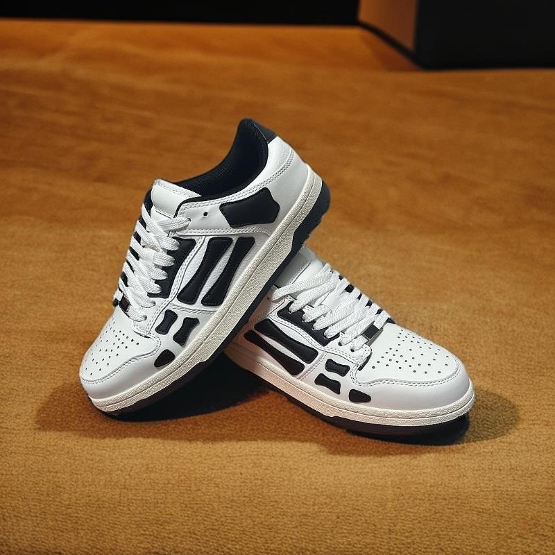 Retro Chic: 2025 Autumn/Winter Leather Low-Top Dirty  Shoes for  Couples