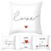 Ausgezeichneter Sofakissenbezug Valentinstag Atmungsaktiv Dekorativ Quadratisch Liebe Herz Buchstabenaufdruck Kissenkissen