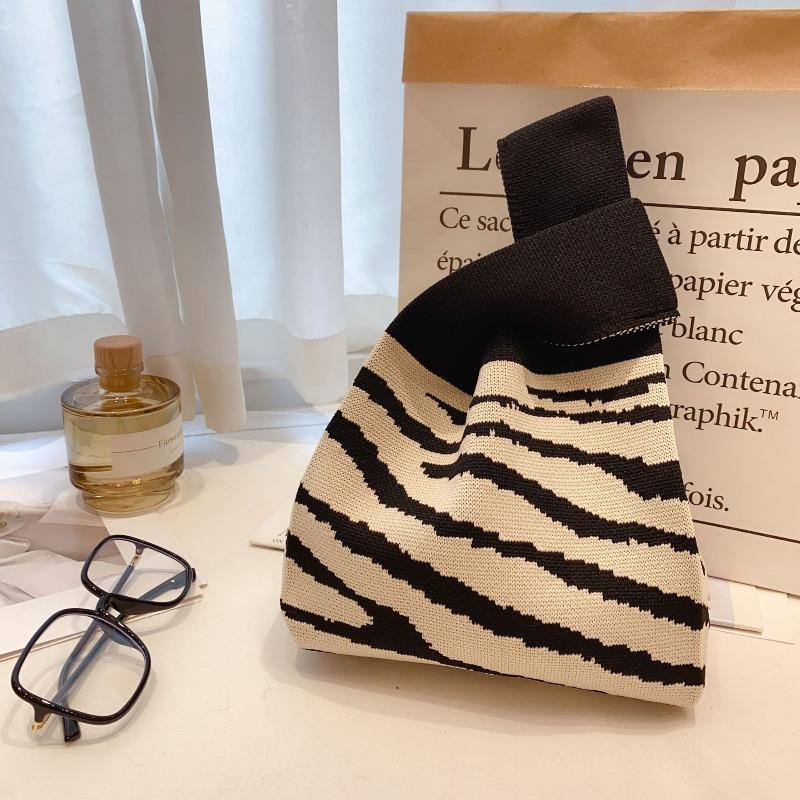 Knitted bag, gift bag, souvenir gift, woven bag, gift bag, fashion wrist bag, handbag, women's bucket bag.