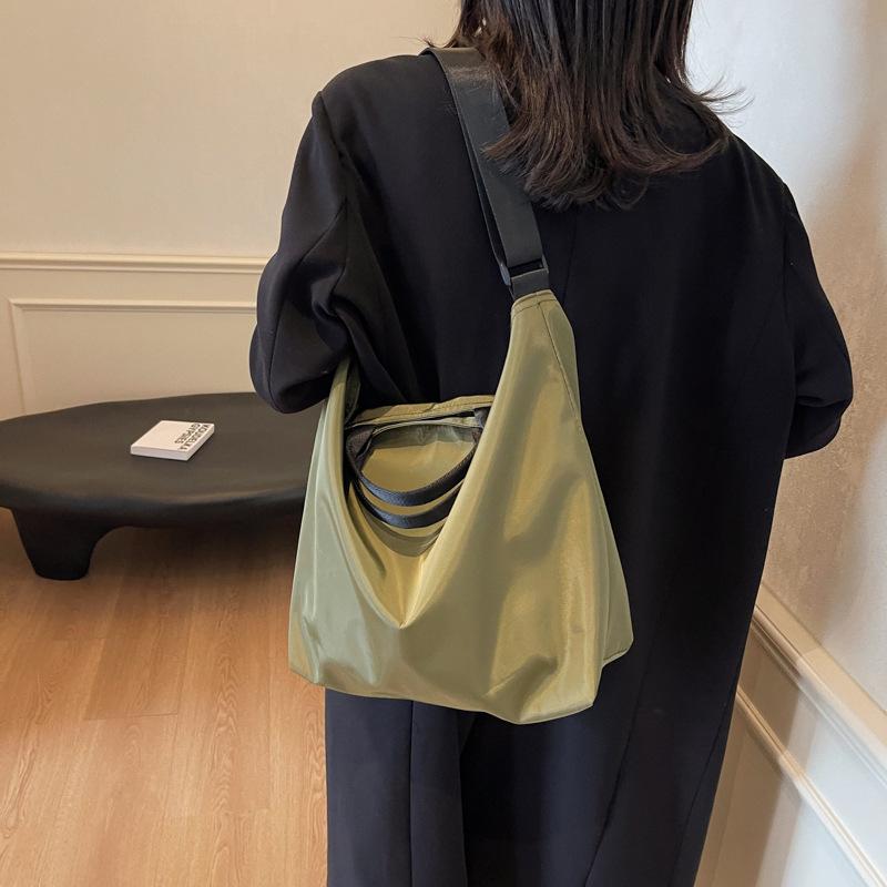 Korean Lightweight 2025 Crossbody Bag: New Fashion, Versatile, Commuter-Friendly, Shoulder & Lazy Style