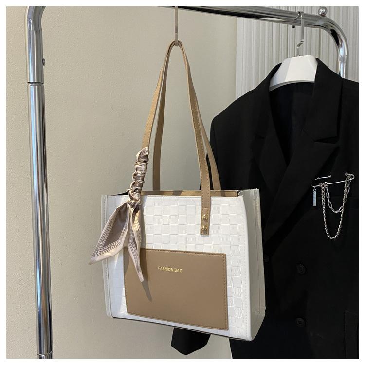 Portable Single Shoulder Armpit Large Capacity New Trendy Student Bag Foreign Style Square Korean Style Fashion Women's Bag Tote Bag