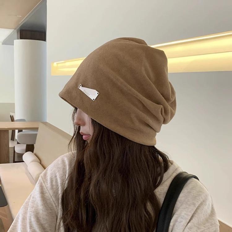 A New Japanese style Metal Logo Headwear Hat for Women A Laid Back and Cool Korean Style Autumn Cap for Men