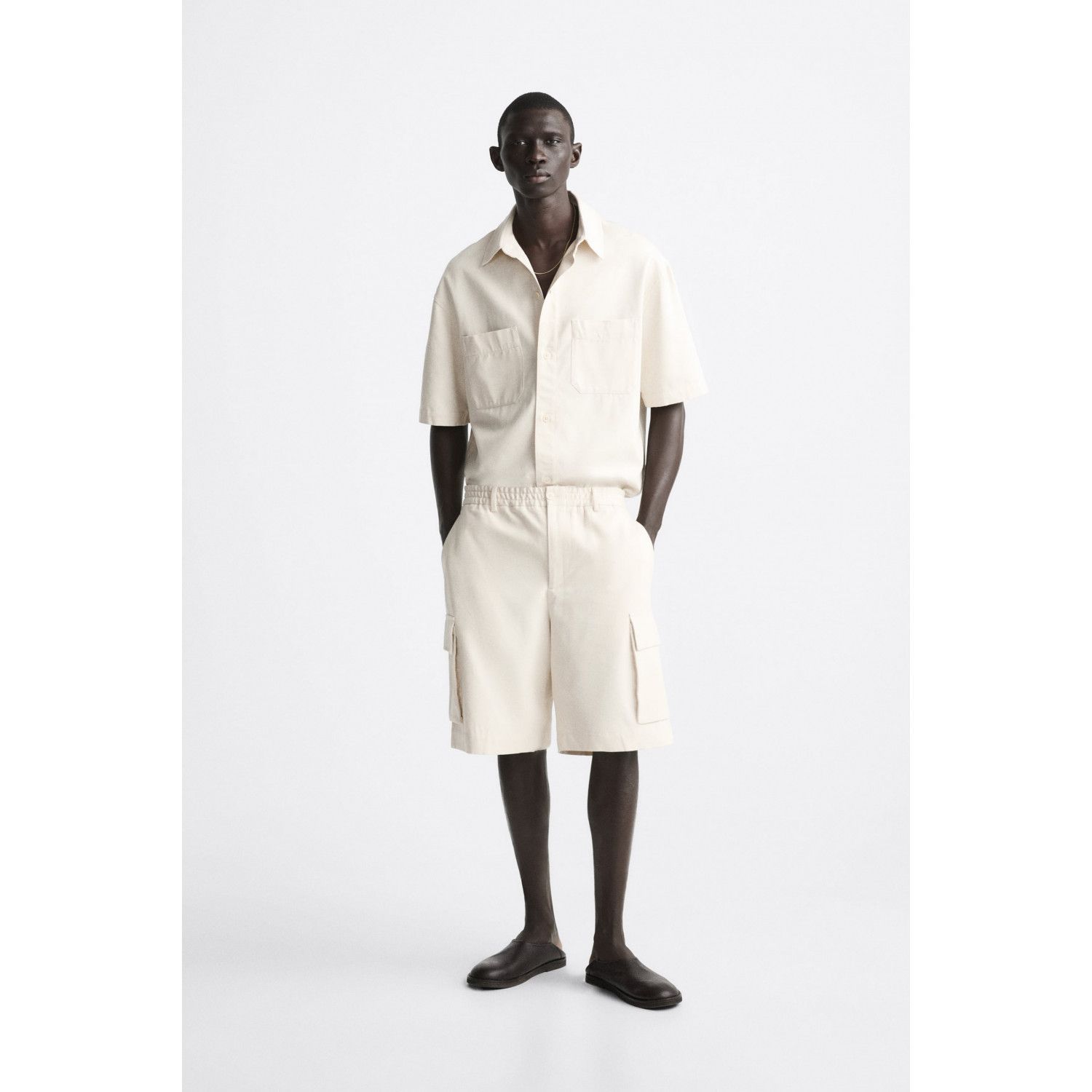 

COTTON - LINEN CARGO BERMUDA SHORTS