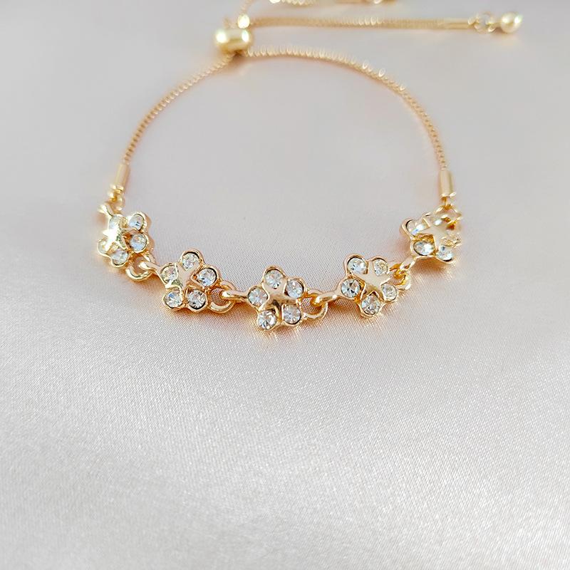 Fashion Bracelet Zircon Flower For Women Minimalist Bracelet New Luxury Crystal Pendant Round Butterfly Shiny Cute Jewelry Bangl