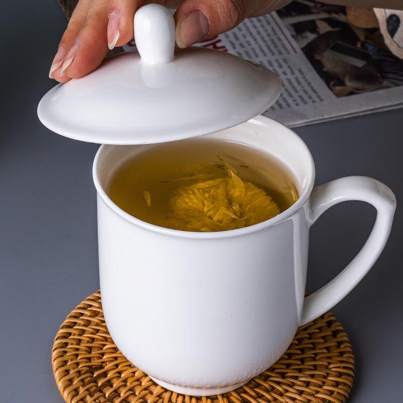 Bone China Lidded Teacup