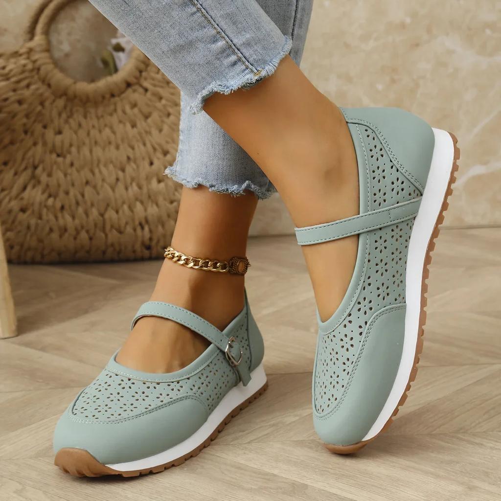 2025 New Spring and Summer Retro Hollowed Out Round Toe Shallow Mouth Soft Flat Breathable Buckle Women Sandals