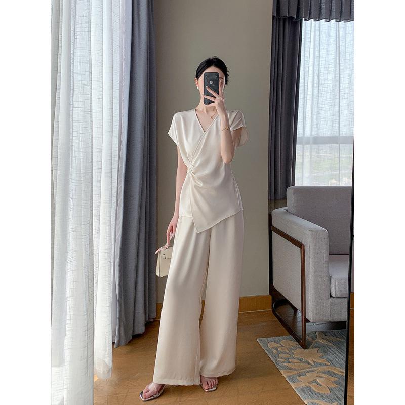 Plus Size Women's Stylish Korean Short Sleeve Top and Wide Leg Pants Two-Piece Set