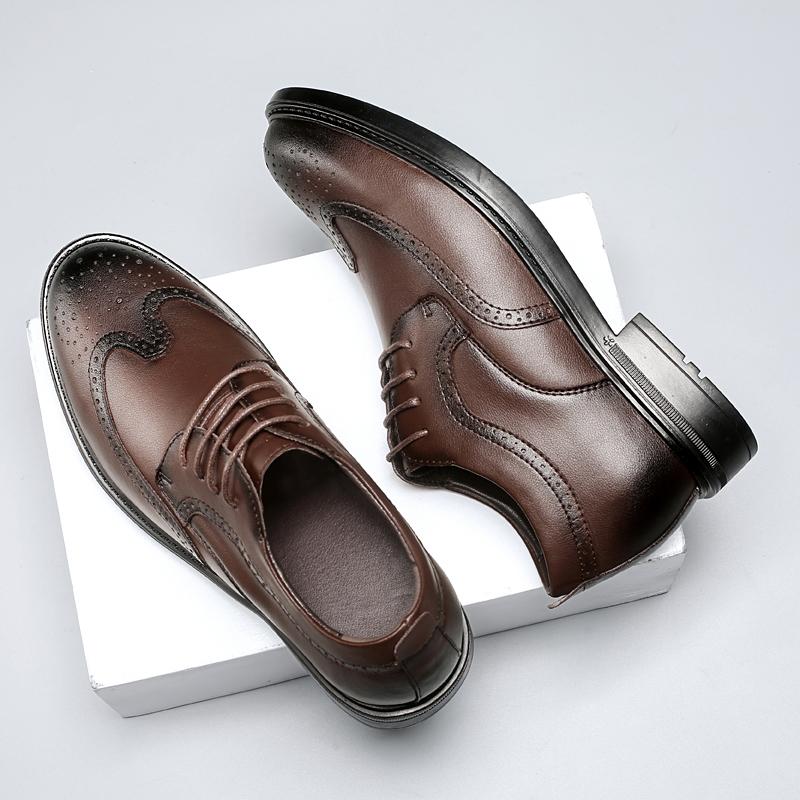 High Quality Classic Men Brogue Shoes Lace-Up Men Business Dress Shoes Comfort Pointed Oxford Shoes Man Genuine Leather Sneakers