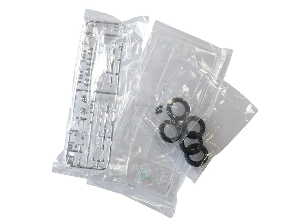 Tamiya 1/24 Sports Car Series No. 136 Volkswagen 1300 Beetle 1966 Plastic Model Kit 24136