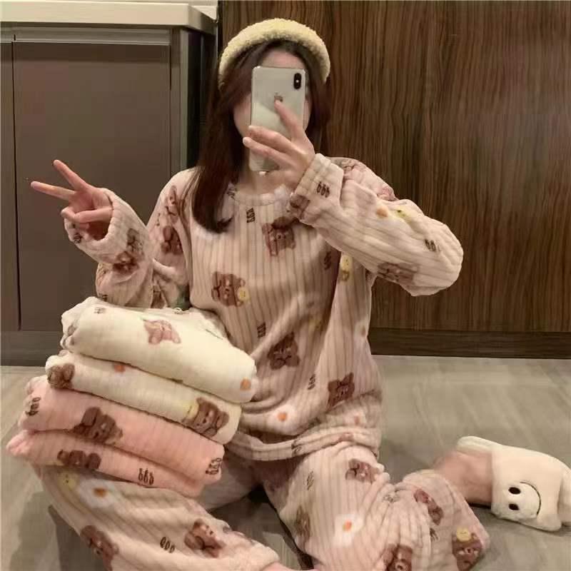 "Women's Cute & Warm Coral Fleece Pajamas - Thick, Long-Sleeved, Perfect for Outdoors, Autumn/Winter 2024"