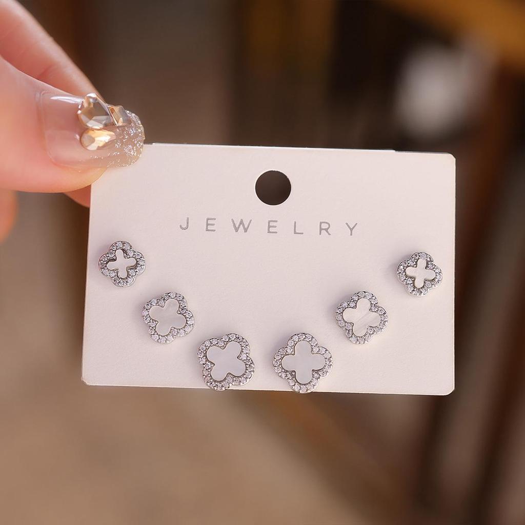 Vierblättrige Kleeblatt-Ohrstecker mit Perlmutt und S925 Silberstift - Exquisiter koreanischer Stil