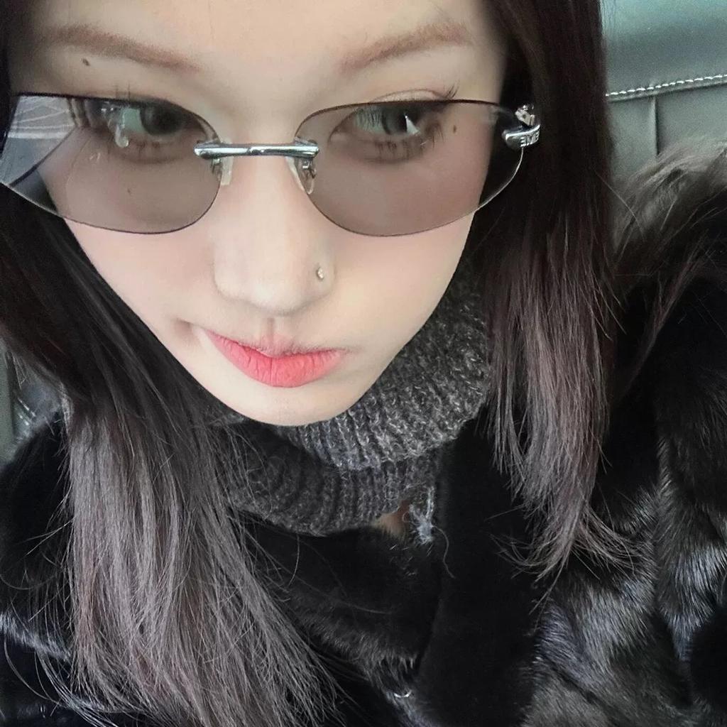 Y2K Vintage Rivet Metal Rimless Sunglasses Women For Men Sun Glasses Punk Luxury Brand Designer Popular Future Shades UV400