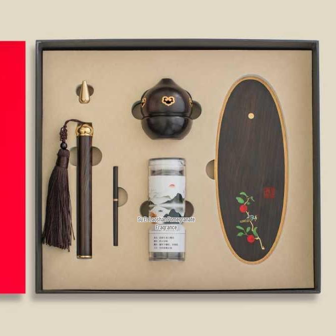 Chinese Style Incense Gift Set: Holders & Sticks (Agarwood, Sandalwood)