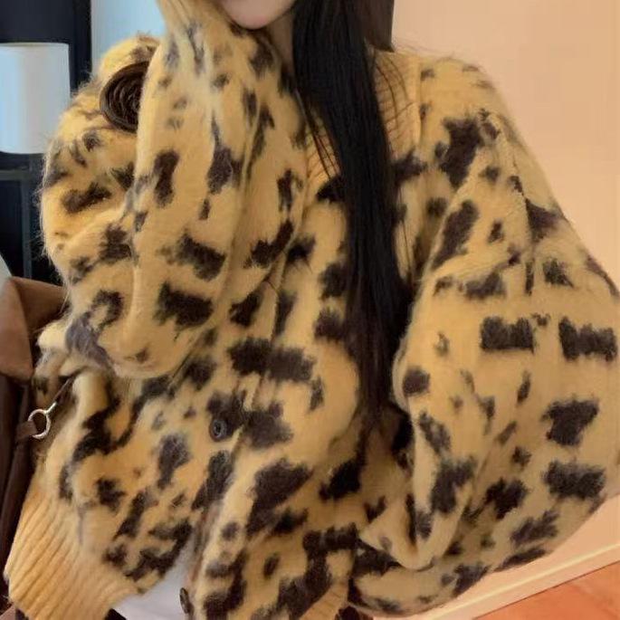 Women's Retro Leopard Knit Cardigan: Thick Leopard Coat for 2025 Autumn/Winter