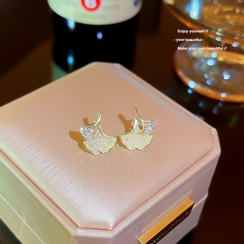 

Elegant 2025 Ginkgo Leaf Pearl Stud Earrings for Women - 925 Silver Needle, High-End French Design