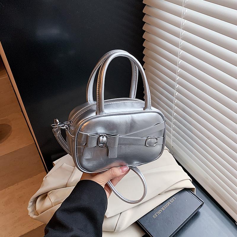 

Summer fashion handbag small bag women s 2025 new simple small square bag versatile shoulder messenger mobile phone bag серебряный