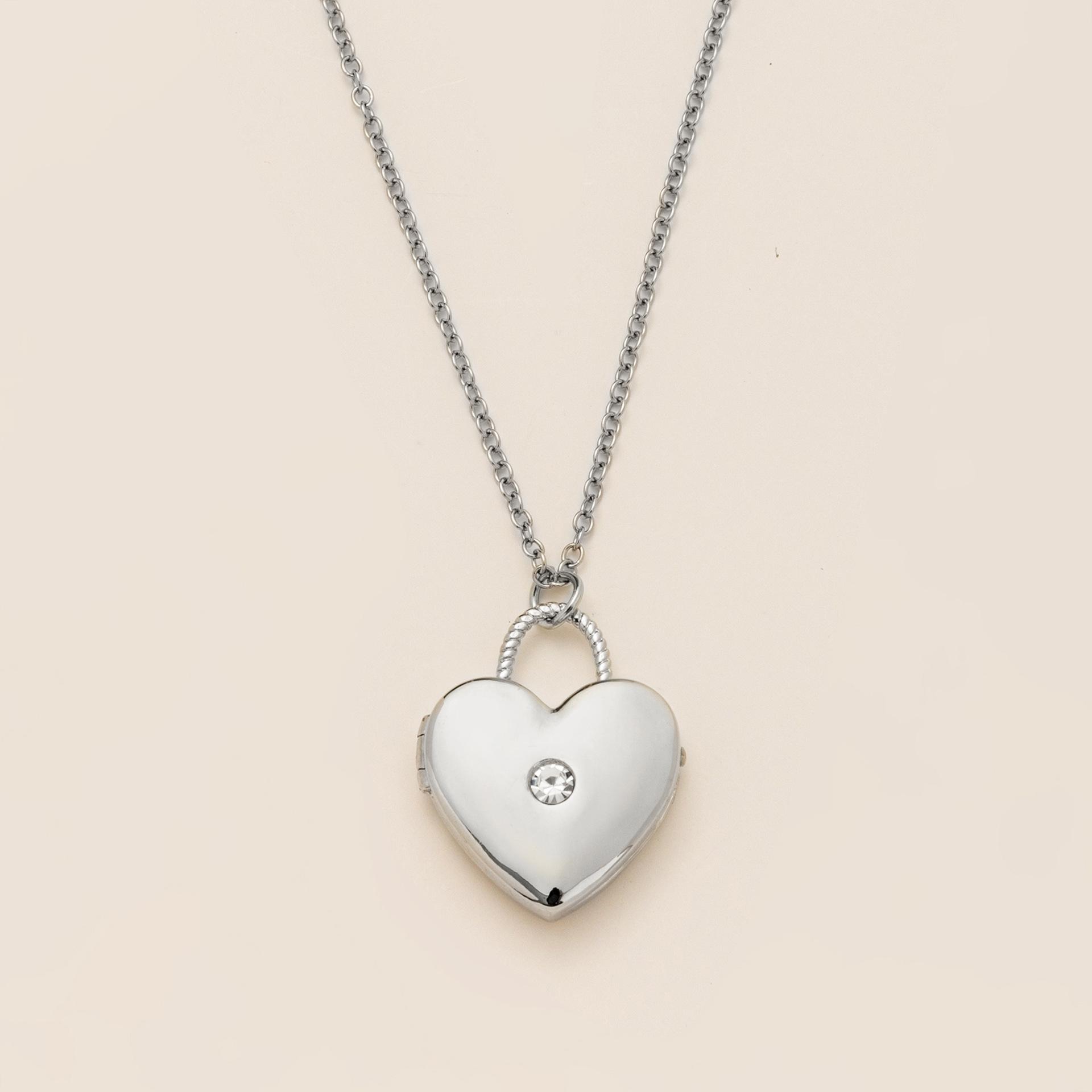 

Valentine S Day Stacked Love Box Pendant Necklace Three-Dimensional Open And Close Peach Heart Pendant Collarbone Chain