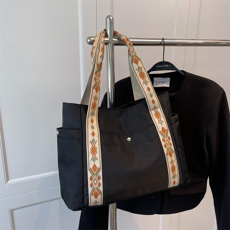 Large Capacity Tote Bag For Women 2024 New Trendy Street Style Canvas Shoulder Bag