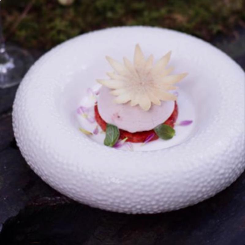 Kreativt sirkulært keramisk servise, dobbeltlags isolasjon, middagstallerken i vestlig stil, tilpasset hvit restaurant suppebolle.