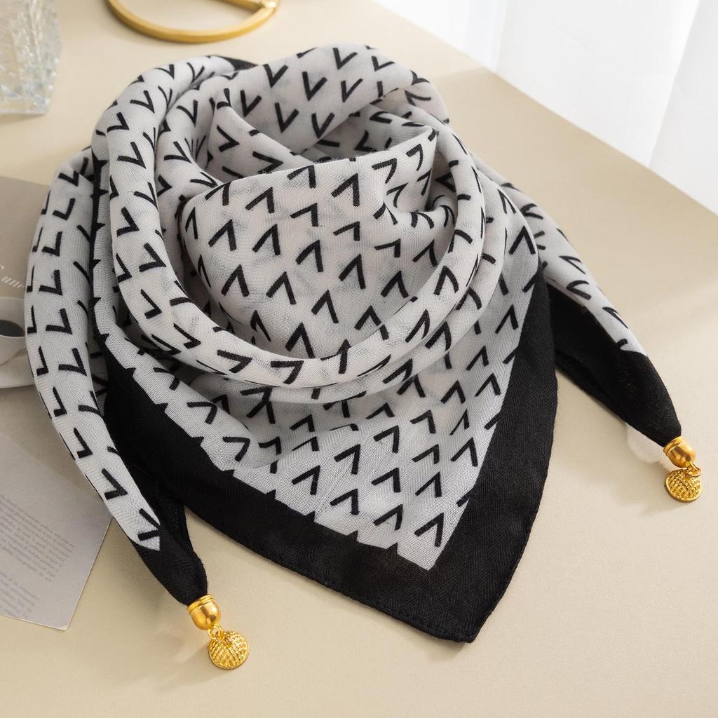 Women's Magnetic Buckle Cotton Scarf - Stylish, Lightweight, Comfortable Neck Protection