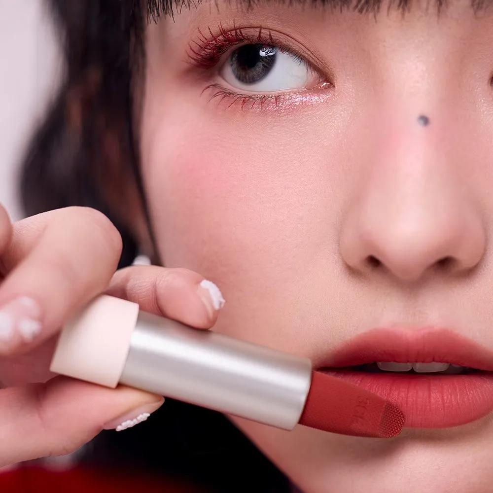 

3CE Cashmere Hug Lipstick 02 Pure Blending