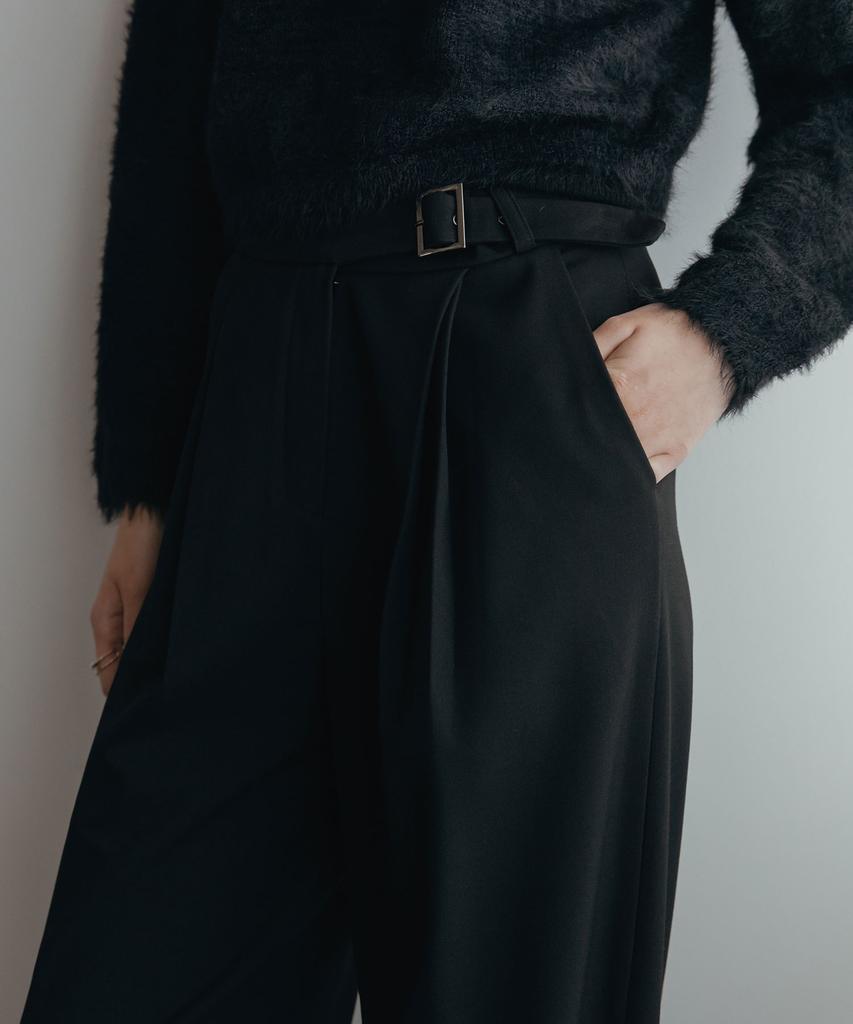 Illoje Double Tuck Wide Belted Slacks (Black)