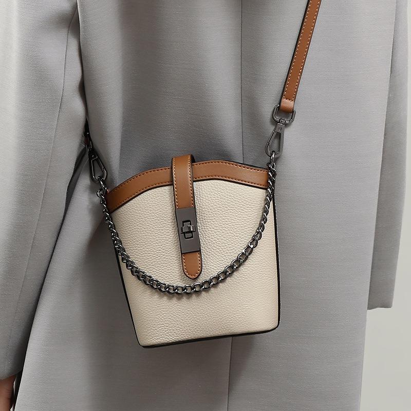 Bag Women's Autumn and Winter New Messenger Bag Bucket Bag Women's Bag Leather Light Luxury High-end Shoulder Bag
