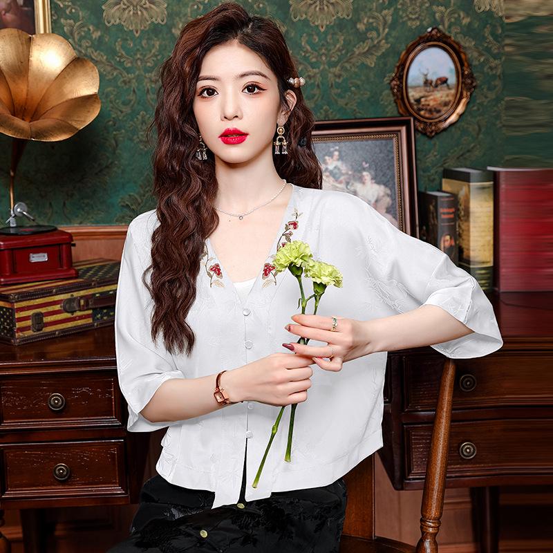 Frühling 2024 Damen Retro Chinesischer Stil Bestickte Kunstseide Tang Bluse