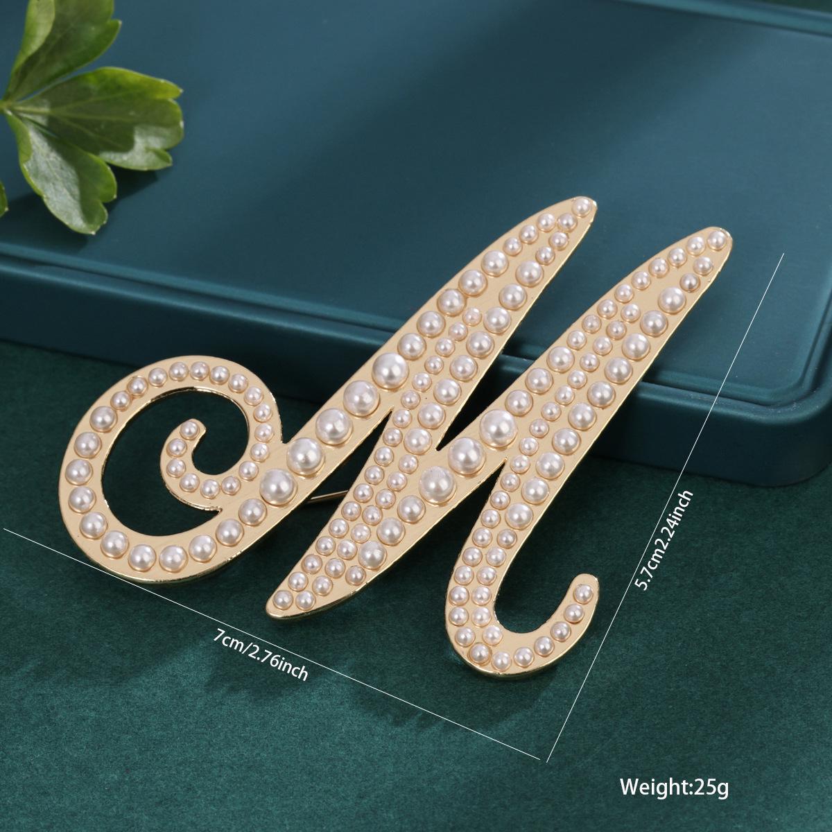 

Жемчужные броши с буквами алфавита: Ретро значки с буквами для одежды и вырезов.