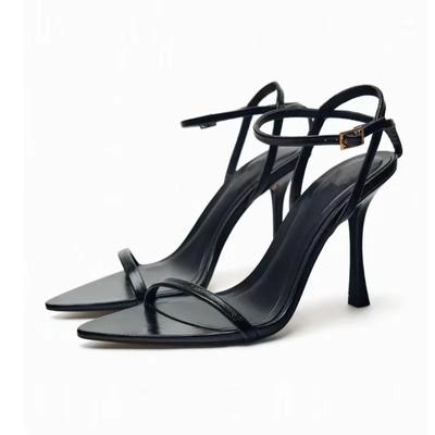Primavera e Outono Novo Moda Espanhola para Menina Sandálias Exquisitas Série Preta Estilo Fada Sandálias de Salto Fino Sapatos Casuais Modernos