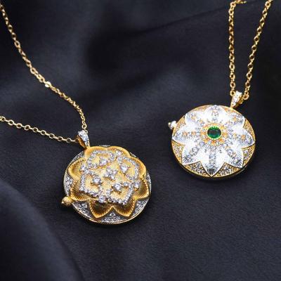 Heavy Industry Disc Inlaid Necklace Gold-plated Zircon Rose Flower Medievalretro Jewelry Accessories for Women