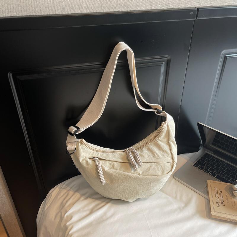 Casual Crossbody Bag for Women's Commuting, Large-capacity Fashionable and Sporty Dumpling Bag, Single-shoulder Bag