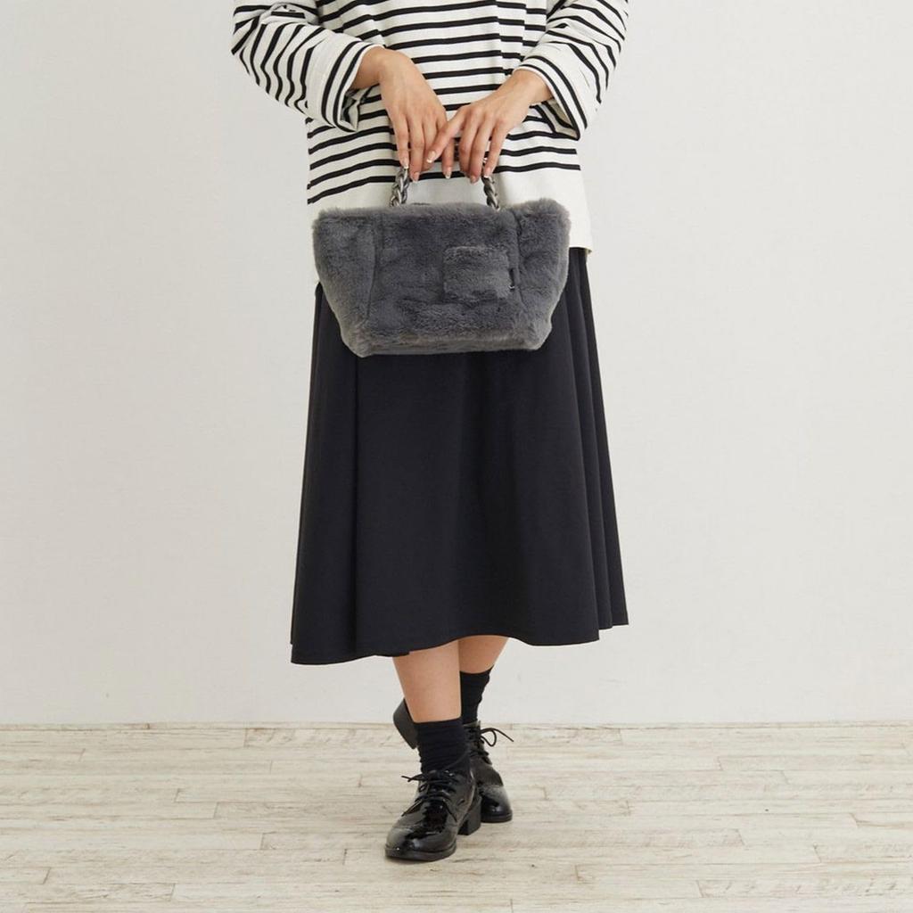 1262 Fluffy Faux Fur Horizontal Small Tote Bag LT Deli Fur Basket A [Rootote] (Black)