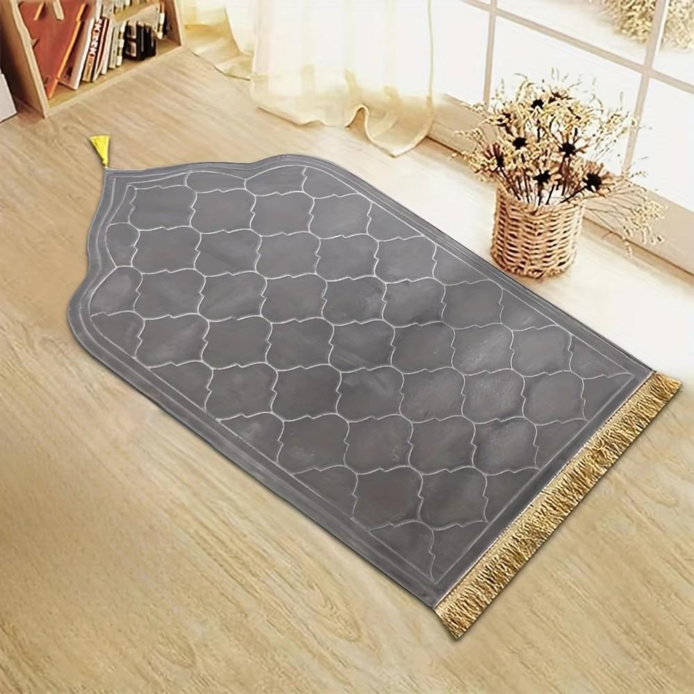 Soft Worship Kneel Travel Prayer Rug Non-slip Prayer Mat Flannel Carpet for Muslim Ramadan Embossing Floor Carpets Portable