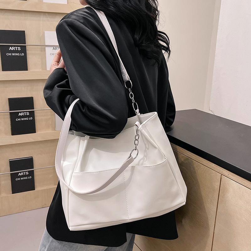 Large-capacity bag women's 2025 spring new simple casual shoulder bag casual fashion class commuter tote bag
