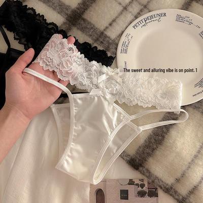 Atemberaubende Spitze Satin Höschen: Japanisch inspiriert, Niedrige Taille, Ausgeschnittenes Design, Atmungsaktiver Baumwollzwickel, Dreieckiger Slip.