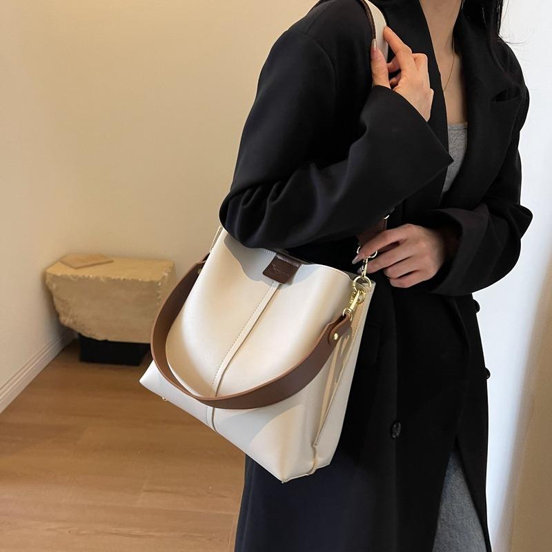 Large capacity bucket bag women's new retro fashion broadband messenger bag popular shoulder portable tote bag