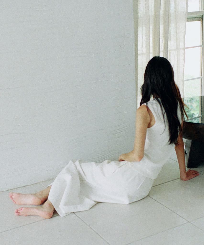 Beullaengkeulumumeon Belted Mua Skirt_Ivory