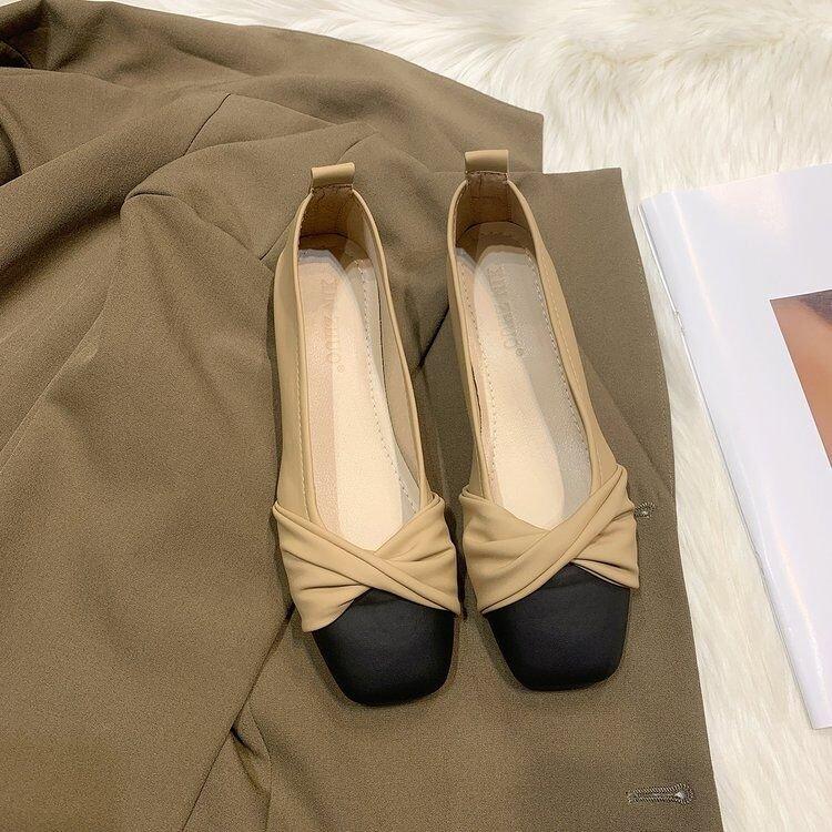 

Design sense flat-soled single shoes women s 2025 spring new models with skirts square head soft sole shallow mouth soft sole grandma shoes ladyshoes 40