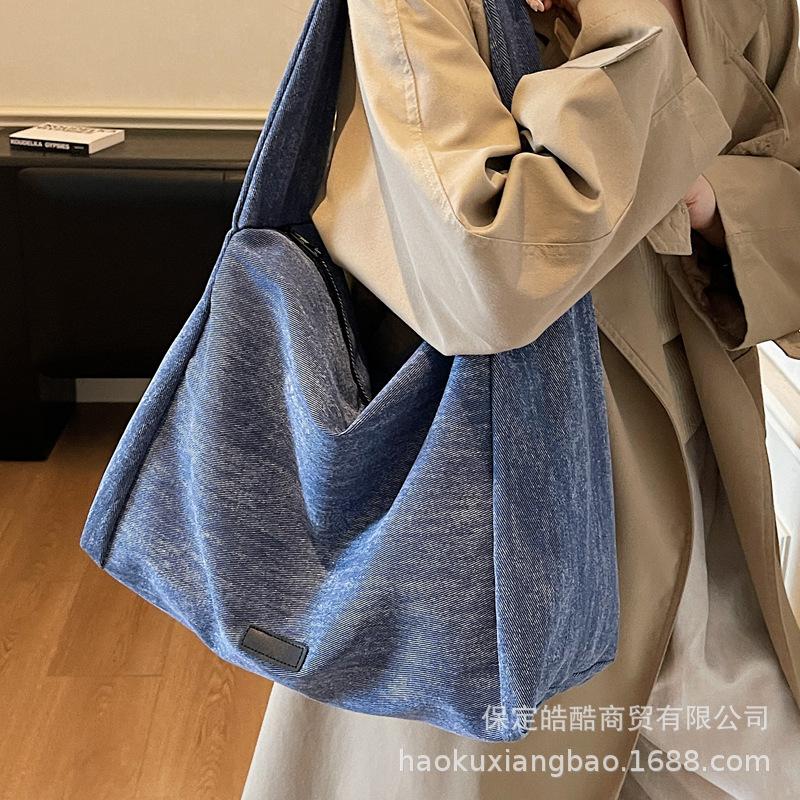 Canvas bag women's large capacity 2025 new autumn and winter leisure relaxation shoulder shopping bag class tote bag