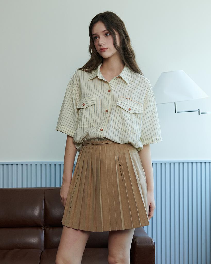 Eoboneoseu Logo Print Pleated Skirt [Beige]