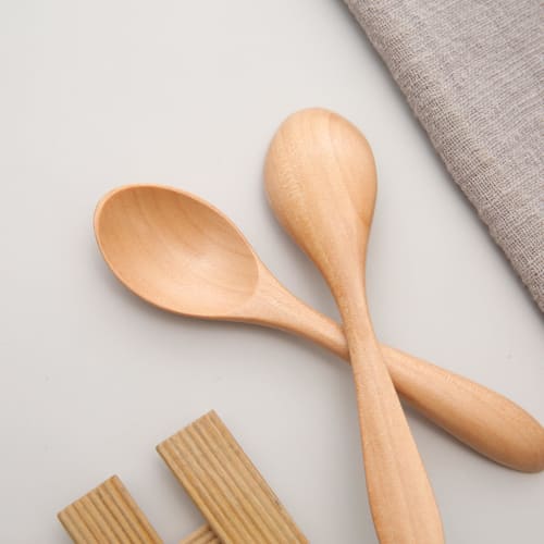 Set mit 4 Holzlöffeln mit halbkreisförmigen Griffen für den Heimgebrauch, Kaffeelöffel und Dessertlöffel, 12,2 cm x 2,8 cm (HM122TMQ*4)