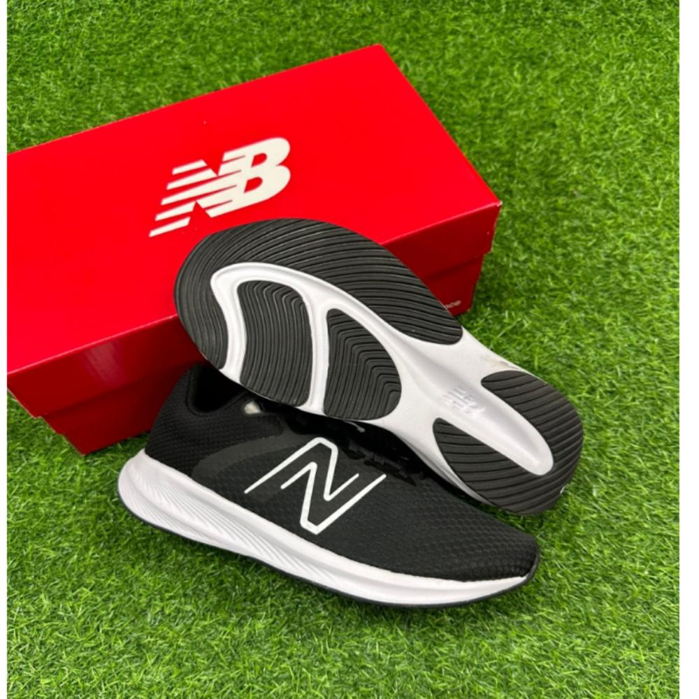 

New Balance W413LB2 Черно-белые – Женские легкие кроссовки для бега и тренировок 36