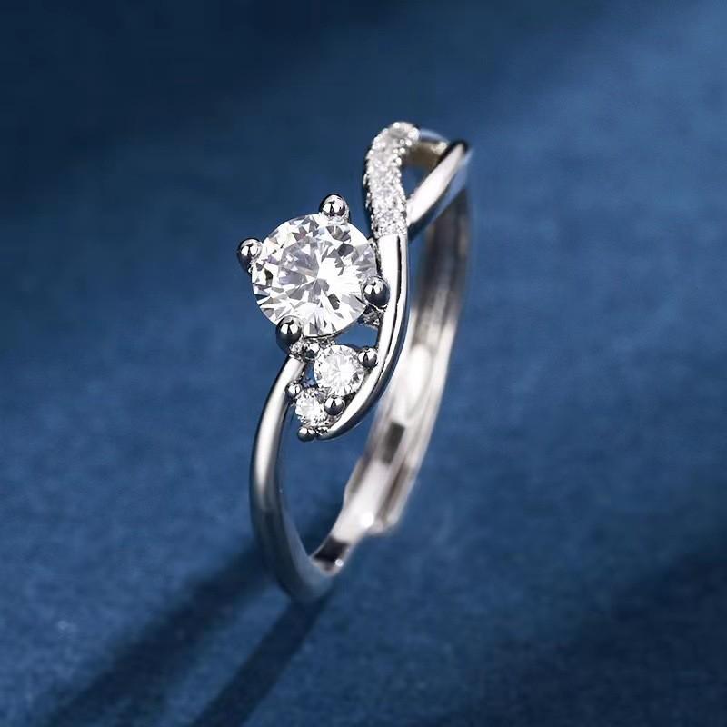 TikTok Influencer Inspired Moissanite Six-Prong Wedding Ring for Women - One Carat Jewelry