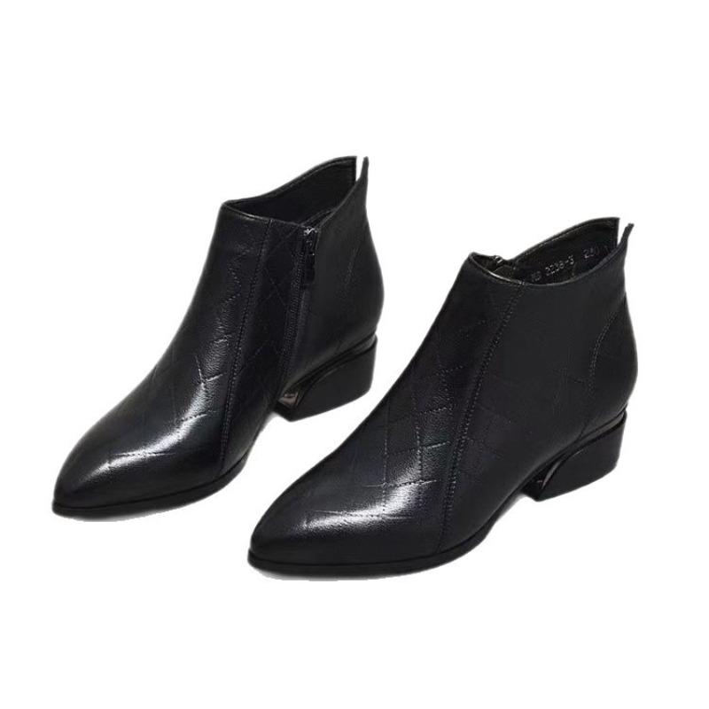 Autumn and Winter Pointed Flat-bottomed Short Boots, New Comfortable Martin Boots, Soft Leather and Velvet Thermal Boots for Women
