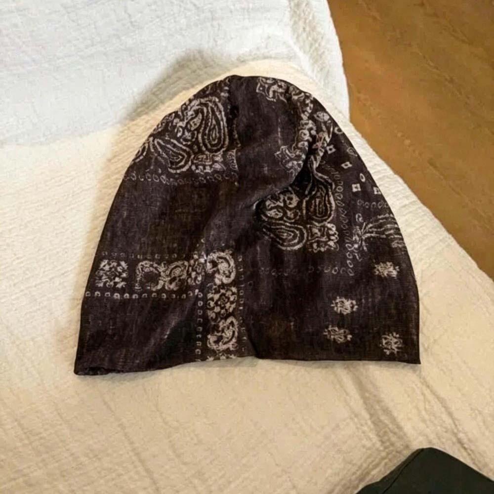 Vintage Paisley Beanie Versatile Style Retro Print Breathable Slouchy Hat Thin Fabric Breathable Face Framing Bonnet All Season
