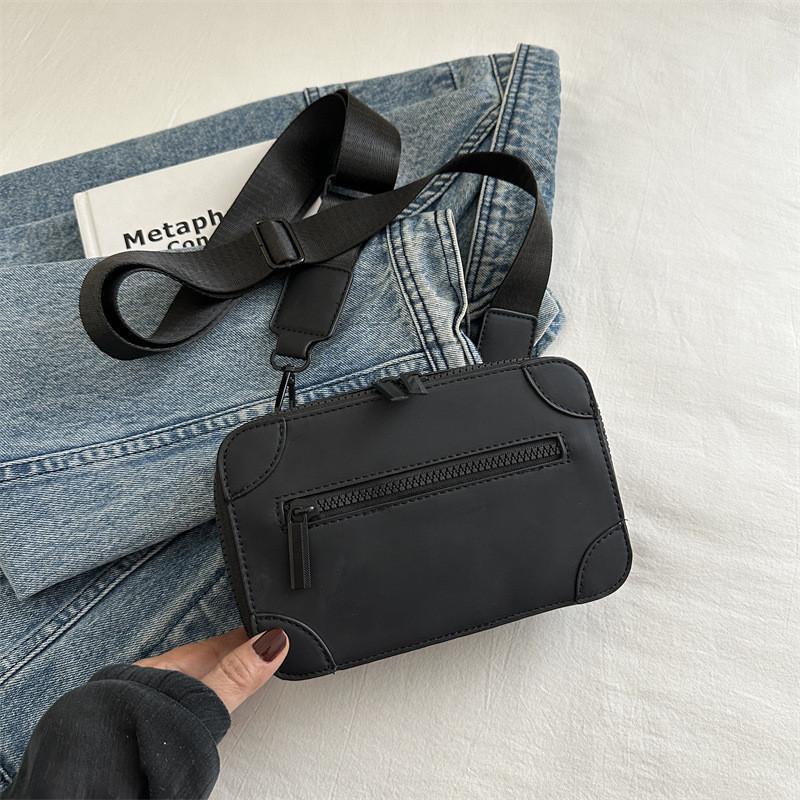 Stylish Men's Casual Crossbody Bag Fashionable Minimalist Commuter Small Square Bag